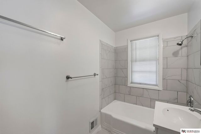 4140 N 65th Street, Omaha, NE 68104