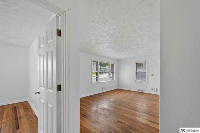 4140 N 65th Street, Omaha, NE 68104