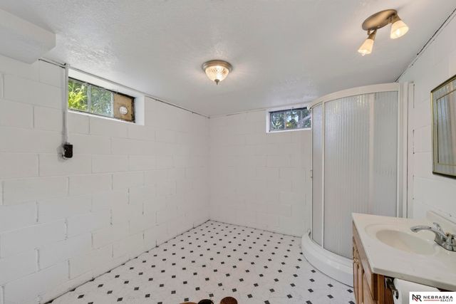 4140 N 65th Street, Omaha, NE 68104