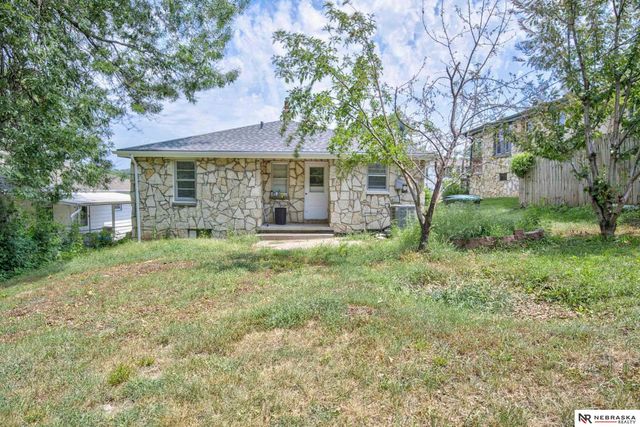 4140 N 65th Street, Omaha, NE 68104
