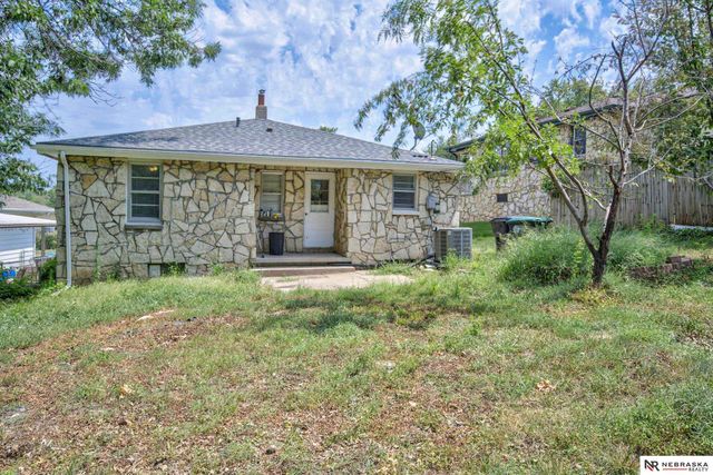 4140 N 65th Street, Omaha, NE 68104