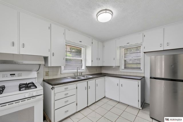 4140 N 65th Street, Omaha, NE 68104