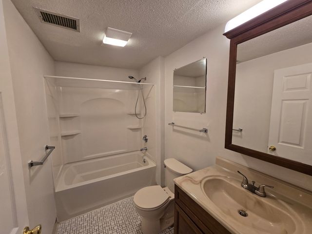 130 Beach St 208, Quincy, MA 02170