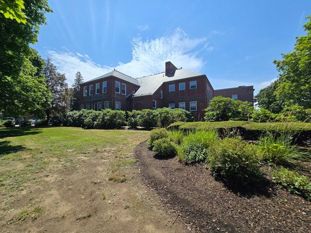 130 Beach St 208, Quincy, MA 02170
