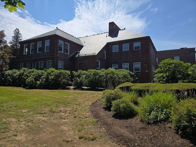130 Beach St 208, Quincy, MA 02170