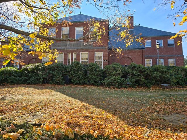 130 Beach St 208, Quincy, MA 02170