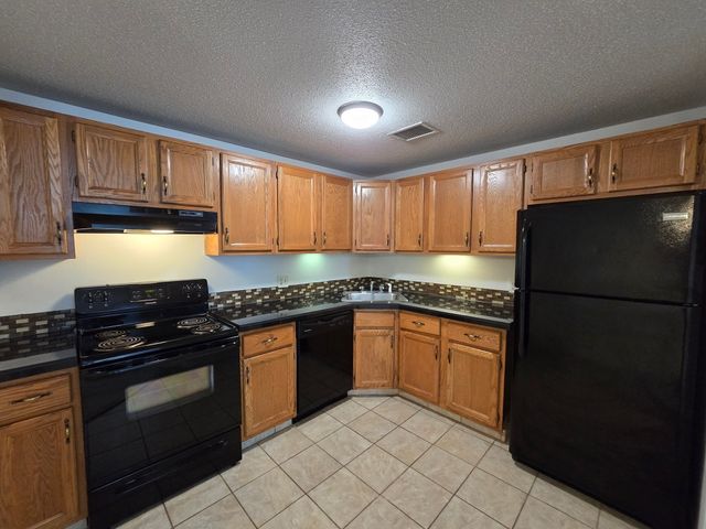 130 Beach St 208, Quincy, MA 02170