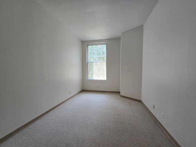 130 Beach St 208, Quincy, MA 02170