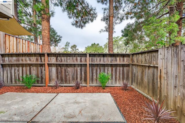 1894 Cannon Dr, Walnut Creek, CA 94597