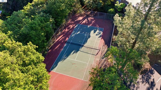 1894 Cannon Dr, Walnut Creek, CA 94597