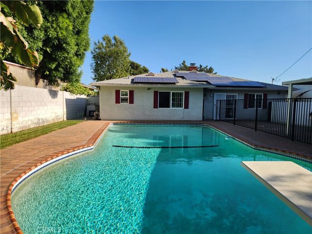 621 E Cypress, Glendora, CA 91741