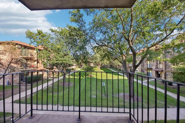 232 Klein Creek Court 4D, Carol Stream, IL 60188