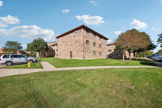 232 Klein Creek Court 4D, Carol Stream, IL 60188