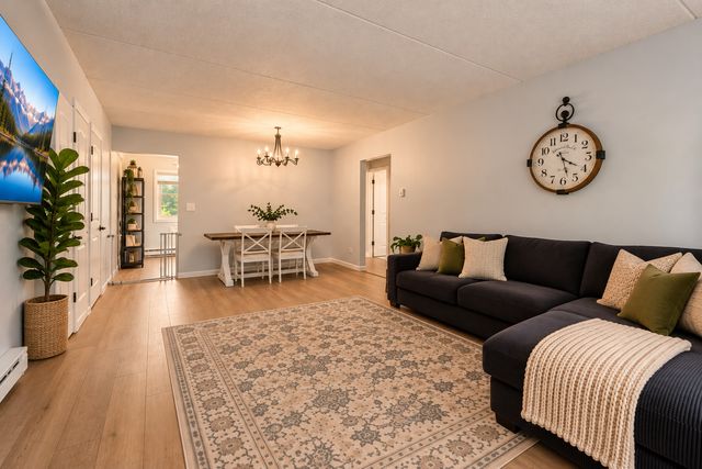 232 Klein Creek Court 4D, Carol Stream, IL 60188