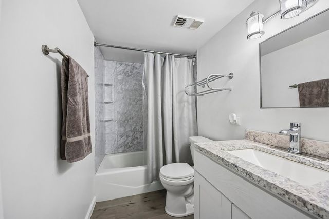 232 Klein Creek Court 4D, Carol Stream, IL 60188