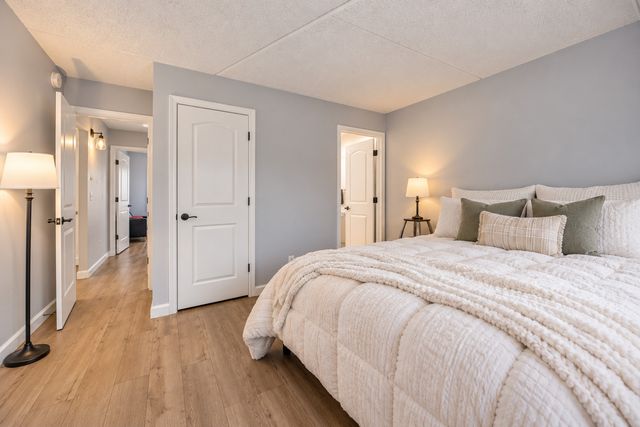 232 Klein Creek Court 4D, Carol Stream, IL 60188