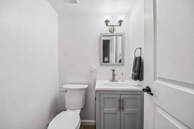 232 Klein Creek Court 4D, Carol Stream, IL 60188