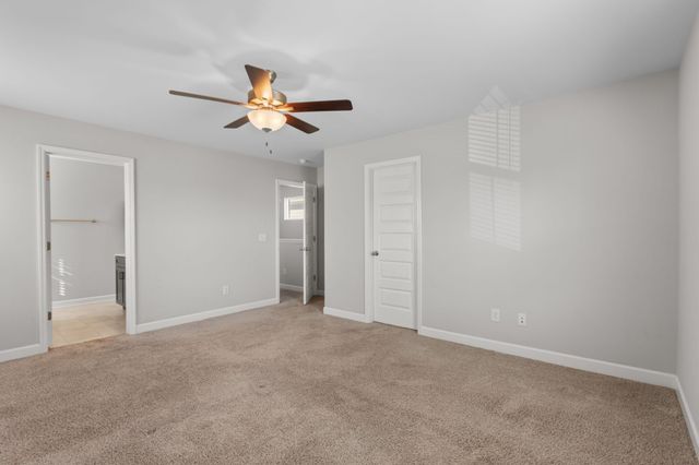1067 Emery Bay Cir, Hendersonville, TN 37075