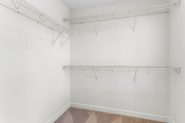 1067 Emery Bay Cir, Hendersonville, TN 37075