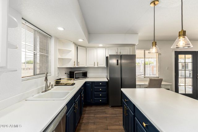 945 E LILAC Drive, Tempe, AZ 85288