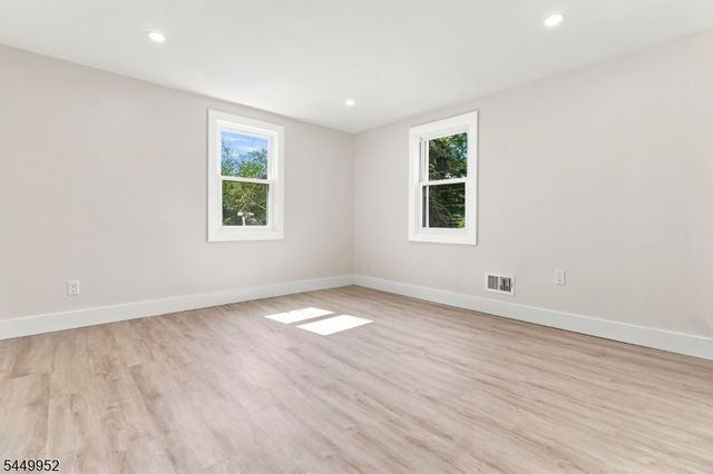 23 Buckingham Rd, West Orange Twp., NJ 07052