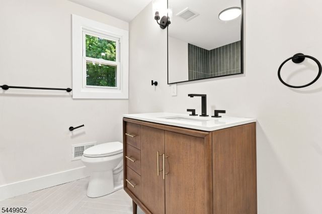 23 Buckingham Rd, West Orange Twp., NJ 07052