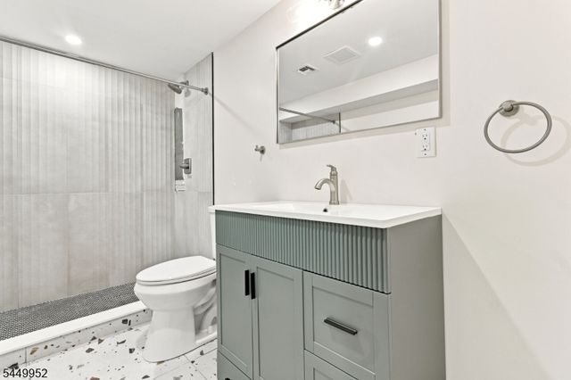 23 Buckingham Rd, West Orange Twp., NJ 07052