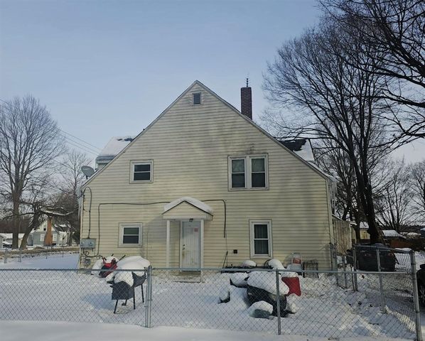 1636 E Britain Avenue, Benton Harbor, MI 49022