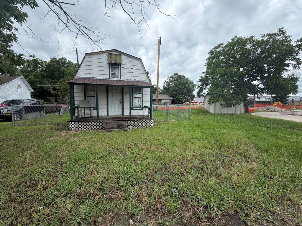 754 N Waco, Van Alstyne, TX 75495