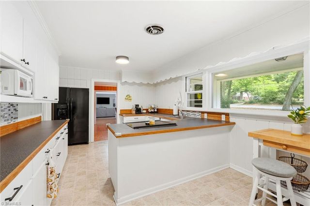 411 Arbor Drive, Lexington, NC 27292