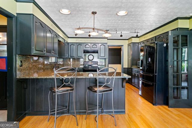 400 Simpson Road NE, White, GA 30184