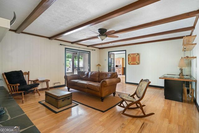 400 Simpson Road NE, White, GA 30184