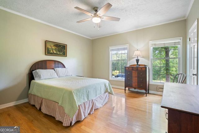 400 Simpson Road NE, White, GA 30184