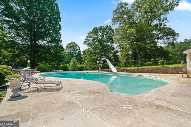 400 Simpson Road NE, White, GA 30184
