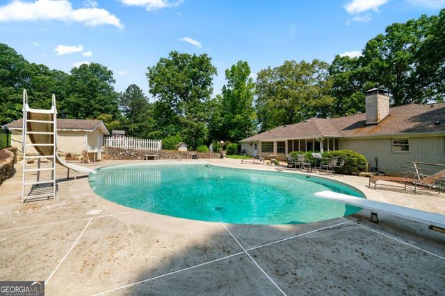 400 Simpson Road NE, White, GA 30184