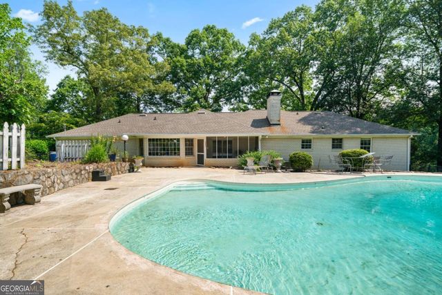400 Simpson Road NE, White, GA 30184