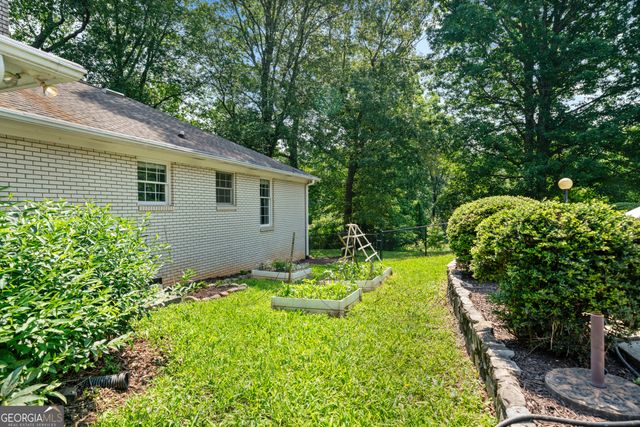 400 Simpson Road NE, White, GA 30184