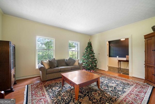 400 Simpson Road NE, White, GA 30184