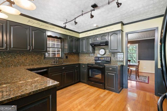 400 Simpson Road NE, White, GA 30184