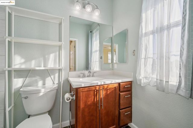 3401 Jetty Dr, Richmond, CA 94804