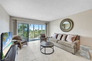 1 Bluebill AVE 409, Naples, FL 34108