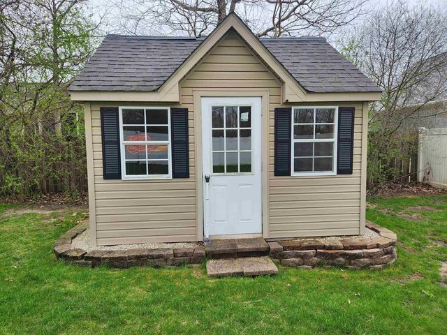 4587 Eastwood Drive, Auburn, MI 48611
