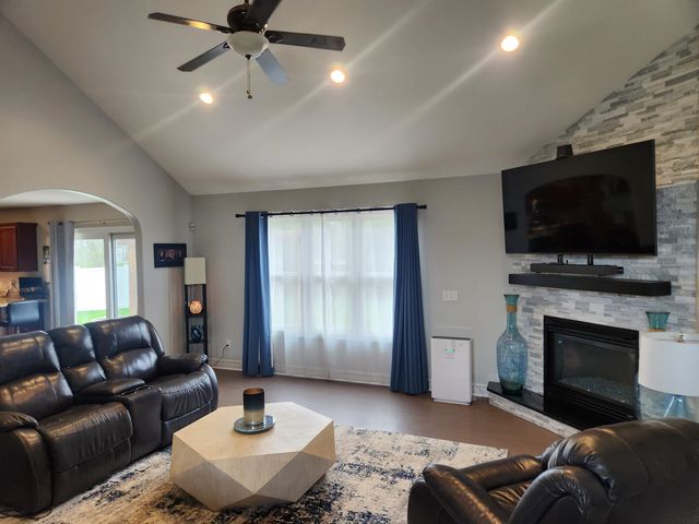 4587 Eastwood Drive, Auburn, MI 48611