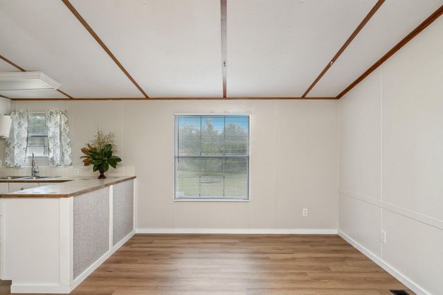 284 E Michaelangelo Road, Defuniak Springs, FL 32433