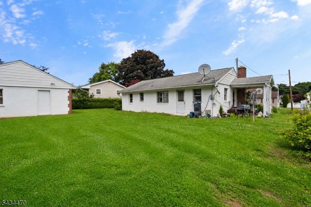 116 S 8Th St, Lopatcong Twp., NJ 08865