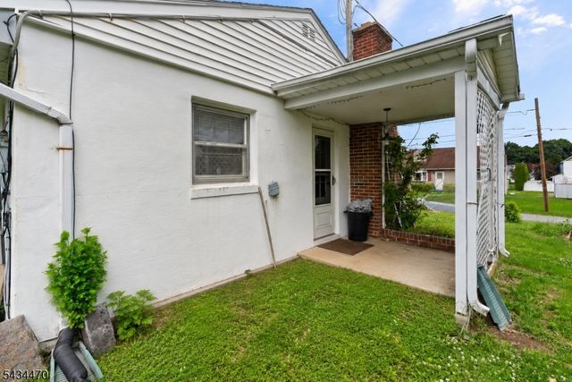 116 S 8Th St, Lopatcong Twp., NJ 08865