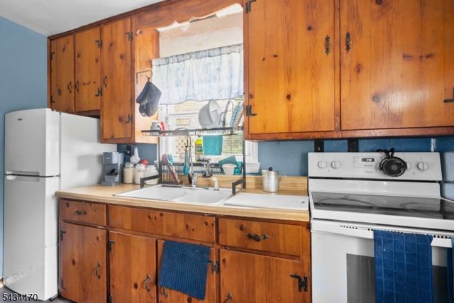 116 S 8Th St, Lopatcong Twp., NJ 08865