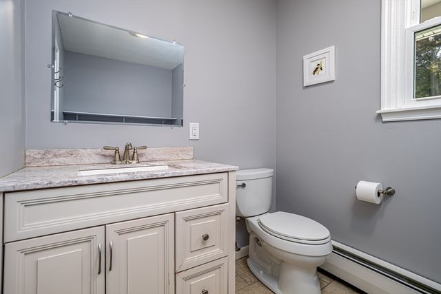 83 Hardy Dr, Leominster, MA 01453