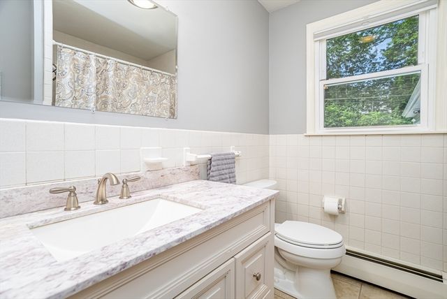 83 Hardy Dr, Leominster, MA 01453