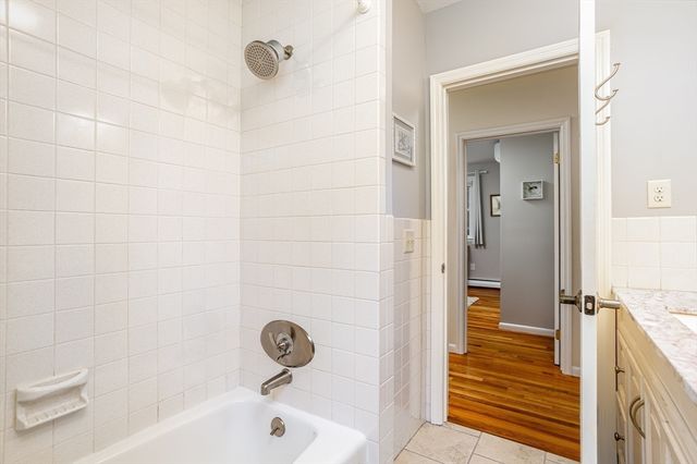 83 Hardy Dr, Leominster, MA 01453